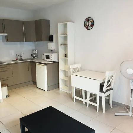 Апартаменты Avec Jardin Proche De La